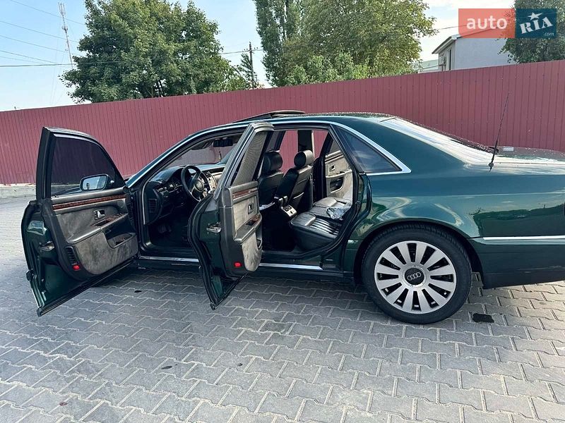 Седан Audi A8 1999 в Одесі