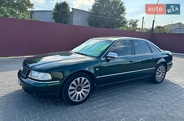 Audi A8  1999