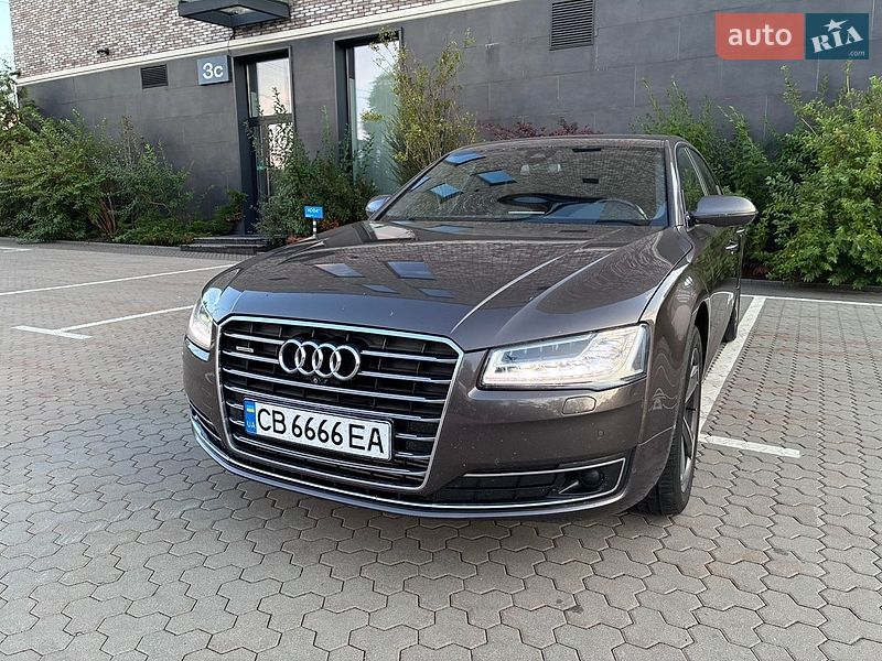 Седан Audi A8 2014 в Києві