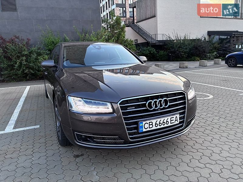 Седан Audi A8 2014 в Києві