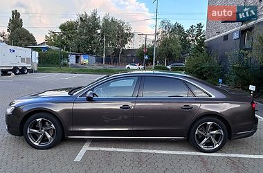 Седан Audi A8 2014 в Києві
