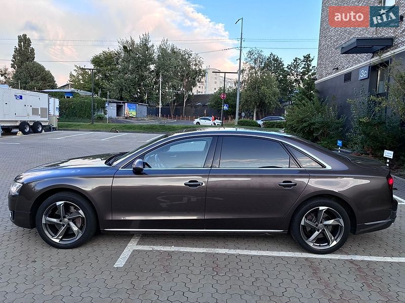 Седан Audi A8 2014 в Києві