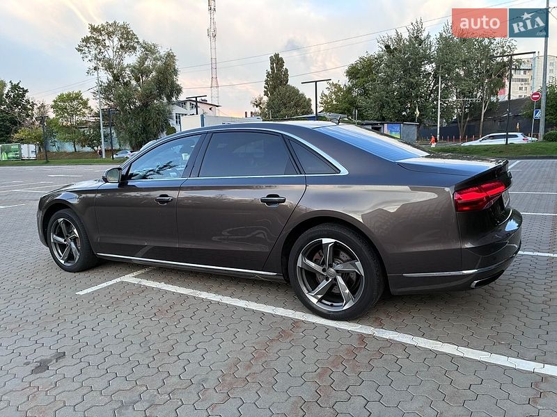 Седан Audi A8 2014 в Києві