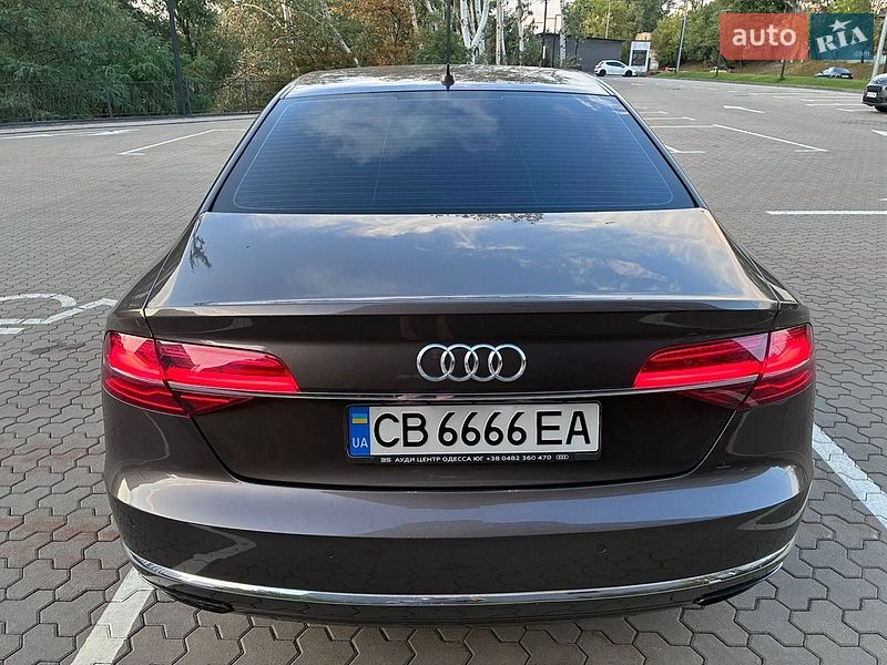 Седан Audi A8 2014 в Києві