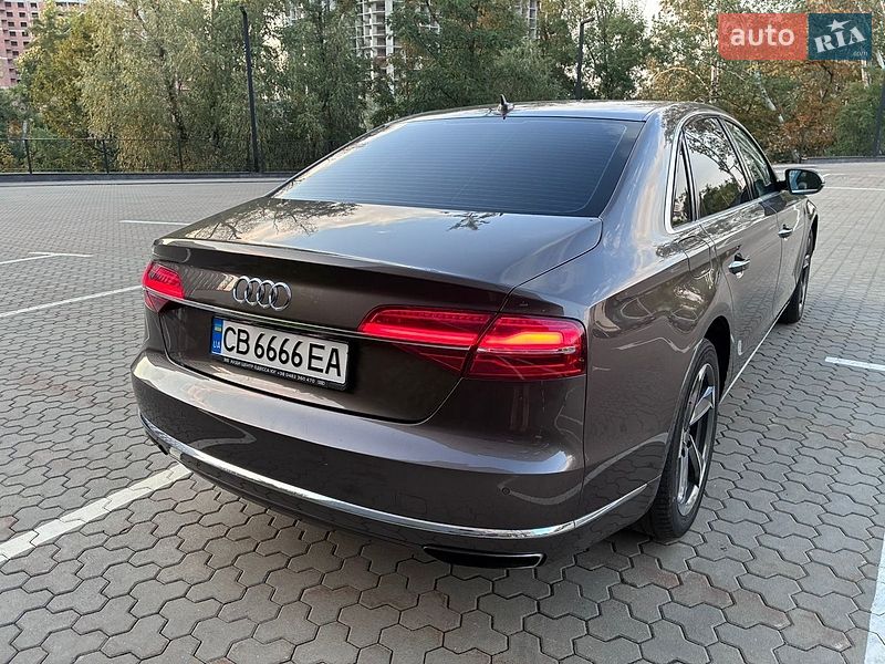Седан Audi A8 2014 в Києві