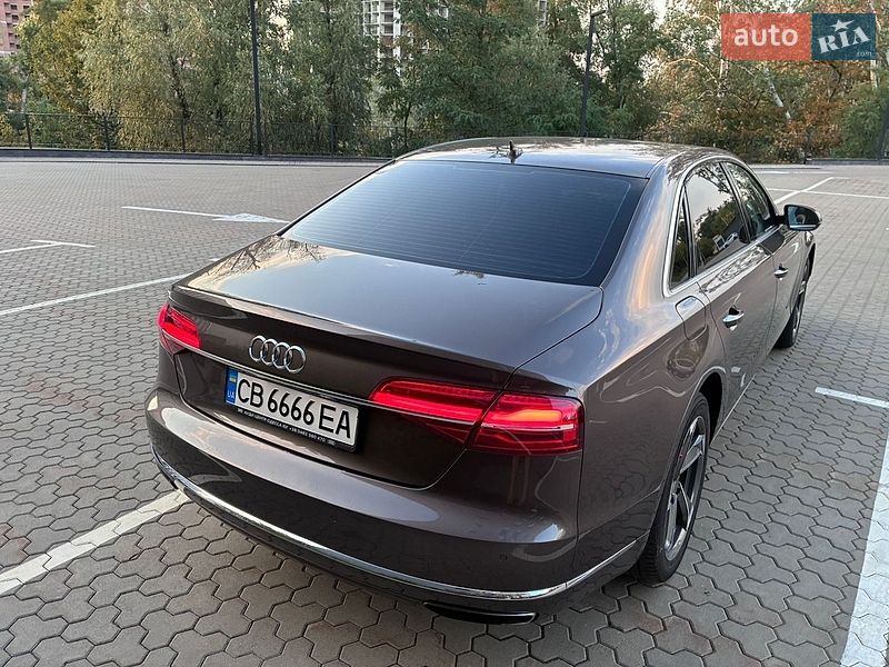 Седан Audi A8 2014 в Києві