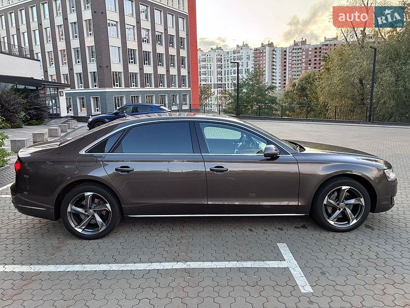 Седан Audi A8 2014 в Києві
