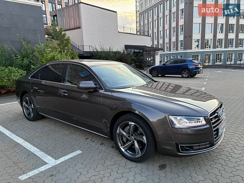 Седан Audi A8 2014 в Києві