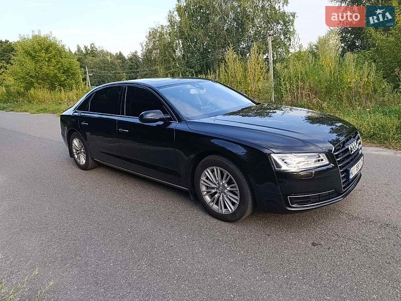 Седан Audi A8 2017 в Березане