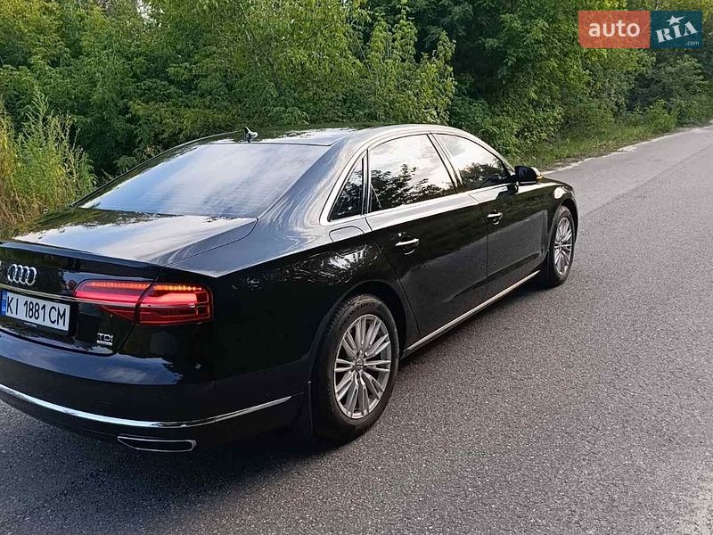 Седан Audi A8 2017 в Березане