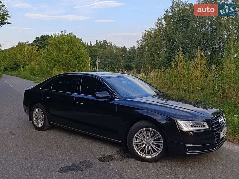 Седан Audi A8 2017 в Березане