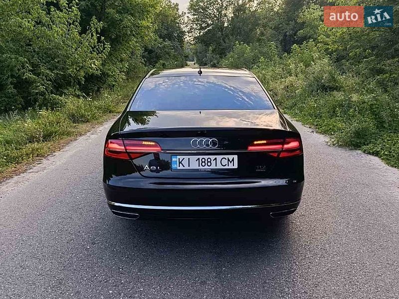 Седан Audi A8 2017 в Березане