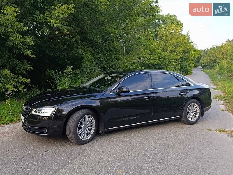 Седан Audi A8 2017 в Березане