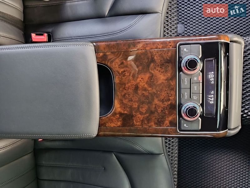 Седан Audi A8 2017 в Березане