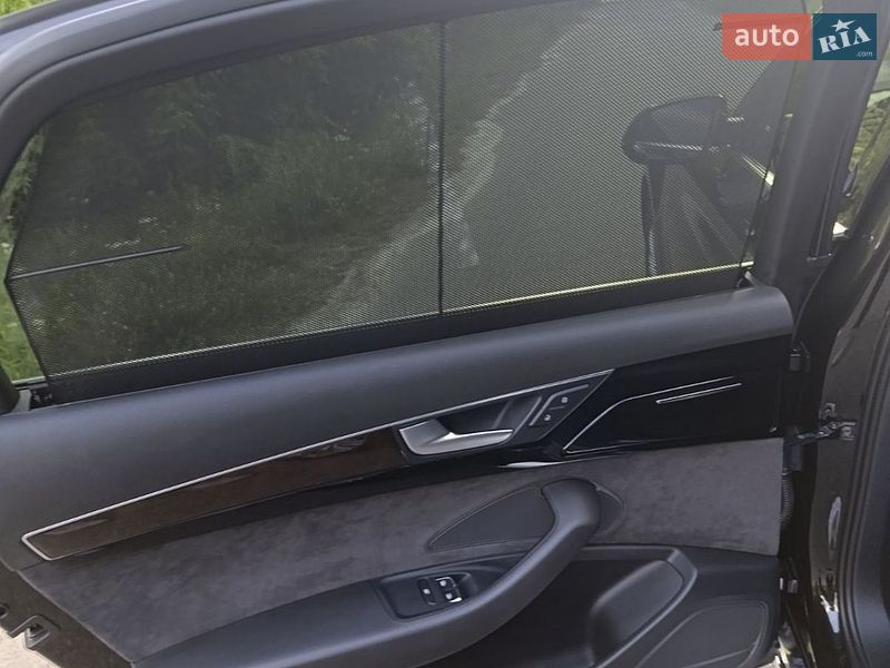 Седан Audi A8 2017 в Березане