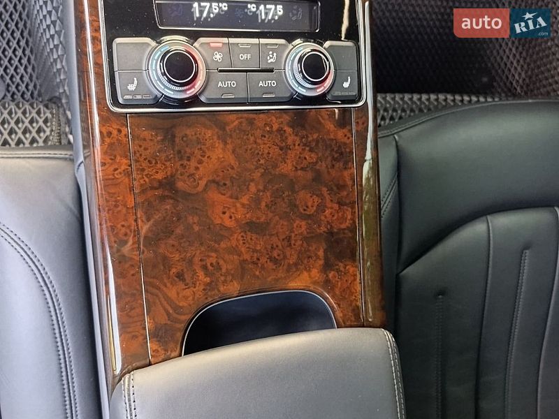 Седан Audi A8 2017 в Березане