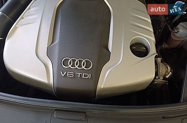 Седан Audi A8 2017 в Березане