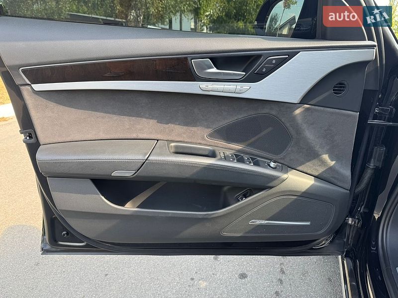 Седан Audi A8 2015 в Києві фото 11 Седан Audi A8 2015 в Києві