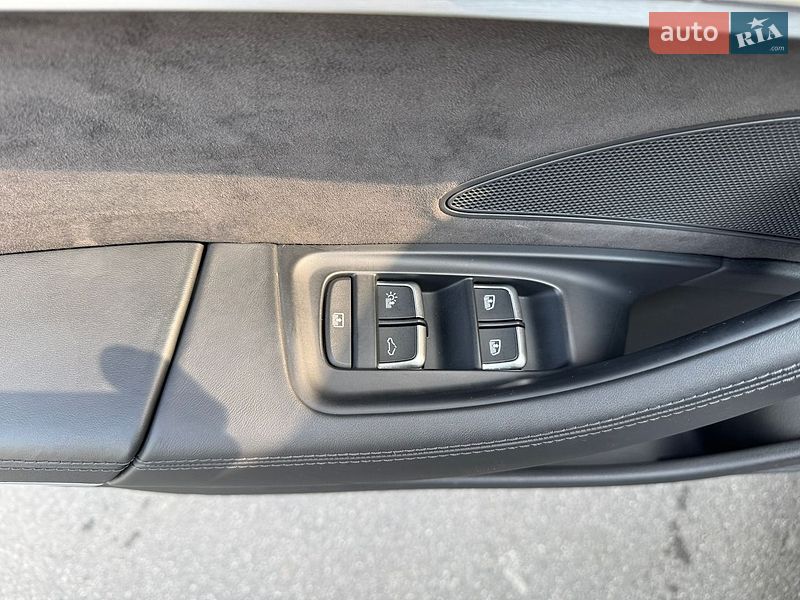 Седан Audi A8 2015 в Києві фото 19 Седан Audi A8 2015 в Києві