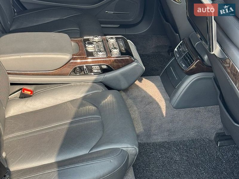 Седан Audi A8 2015 в Києві фото 26 Седан Audi A8 2015 в Києві