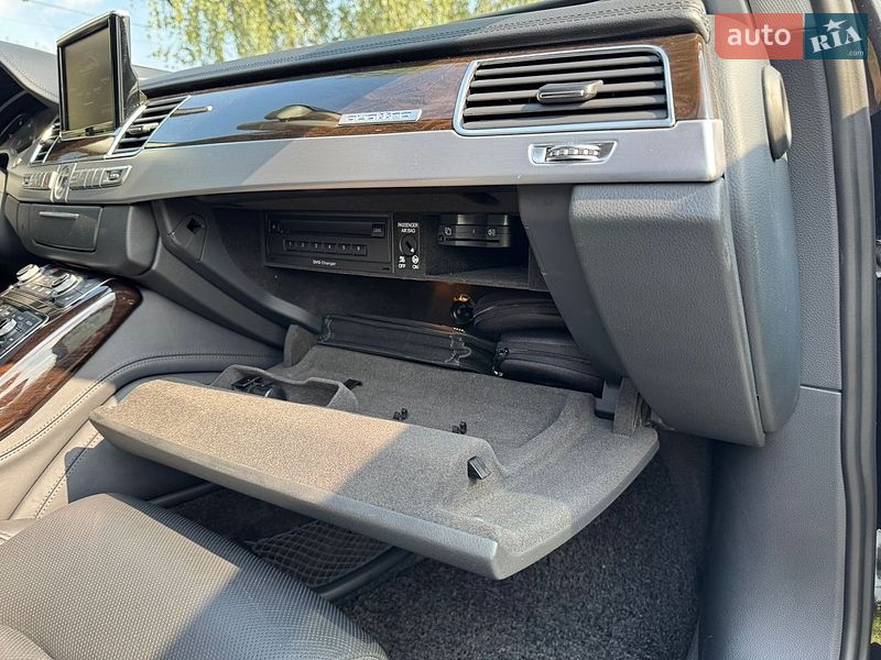 Седан Audi A8 2015 в Києві фото 30 Седан Audi A8 2015 в Києві
