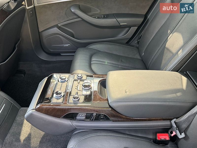 Седан Audi A8 2015 в Києві фото 31 Седан Audi A8 2015 в Києві