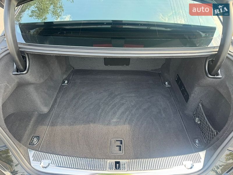 Седан Audi A8 2015 в Києві фото 58 Седан Audi A8 2015 в Києві