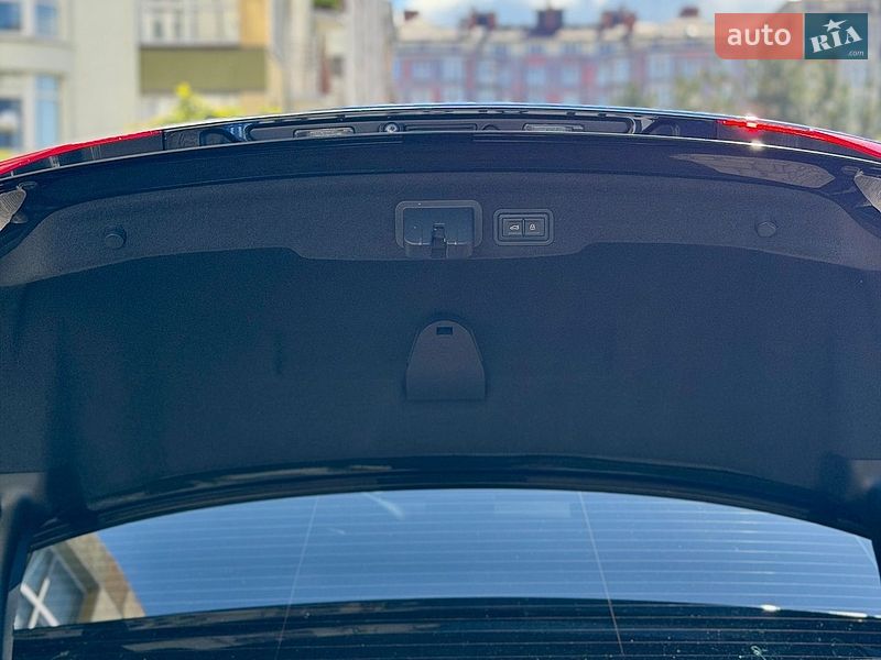 Седан Audi A8 2014 в Ивано-Франковске