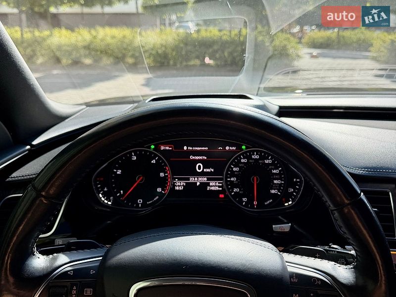 Седан Audi A8 2014 в Ивано-Франковске