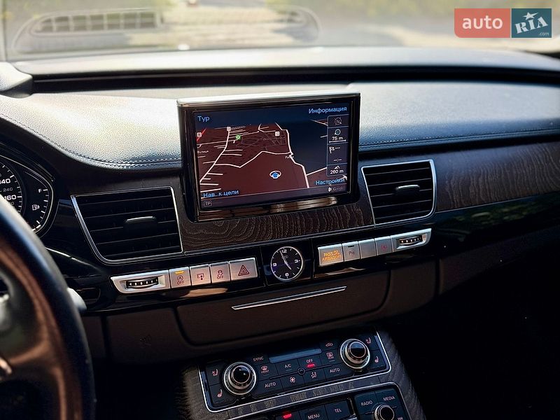 Седан Audi A8 2014 в Ивано-Франковске