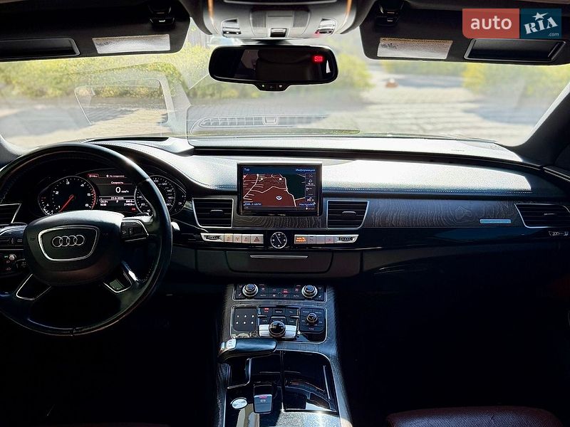 Седан Audi A8 2014 в Ивано-Франковске