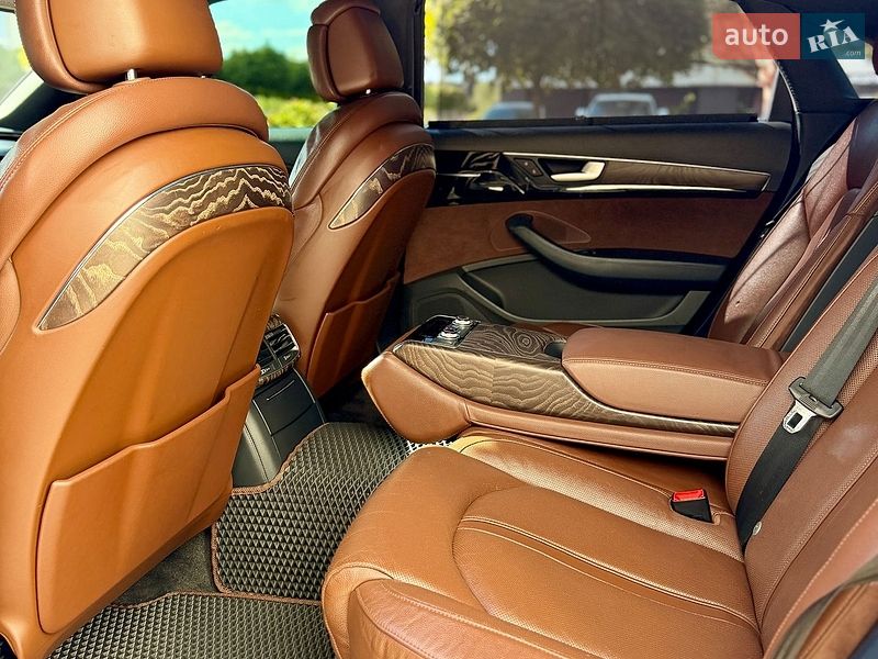 Седан Audi A8 2014 в Ивано-Франковске