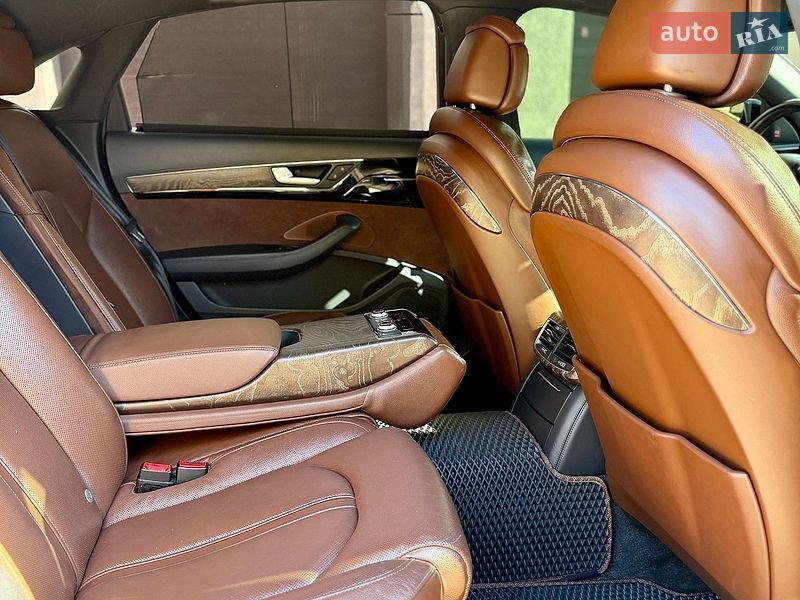 Седан Audi A8 2014 в Ивано-Франковске