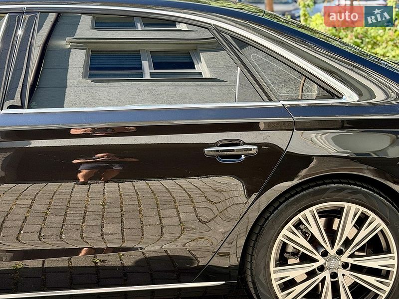 Седан Audi A8 2014 в Ивано-Франковске
