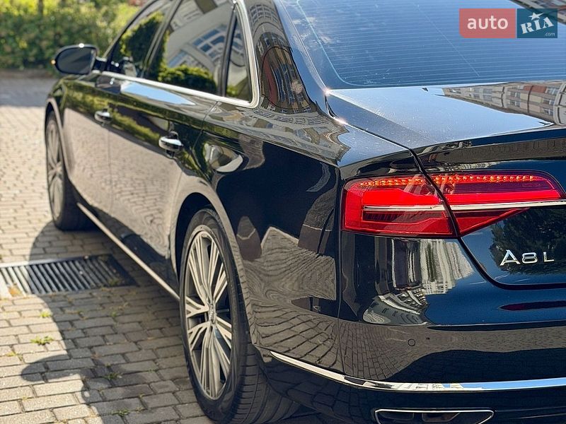 Седан Audi A8 2014 в Ивано-Франковске