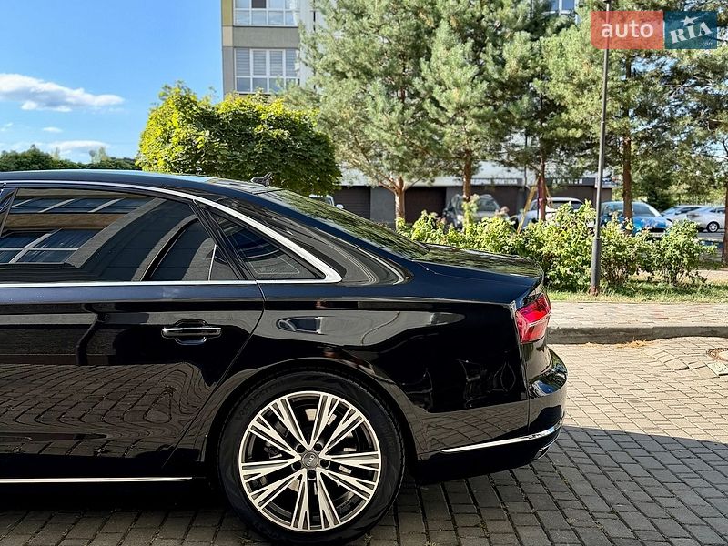 Седан Audi A8 2014 в Ивано-Франковске