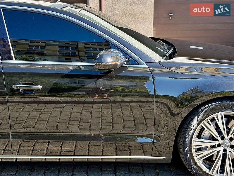 Седан Audi A8 2014 в Ивано-Франковске