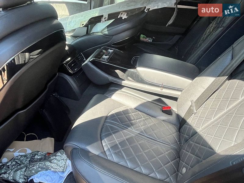 Седан Audi A8 2017 в Киеве