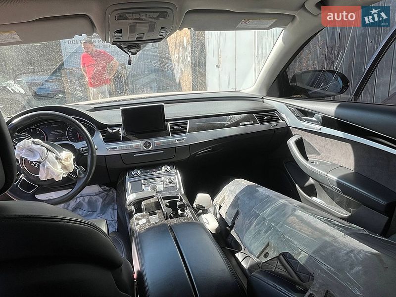Седан Audi A8 2017 в Киеве