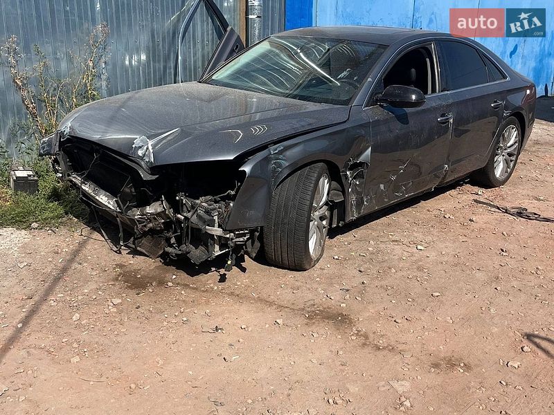 Седан Audi A8 2017 в Киеве