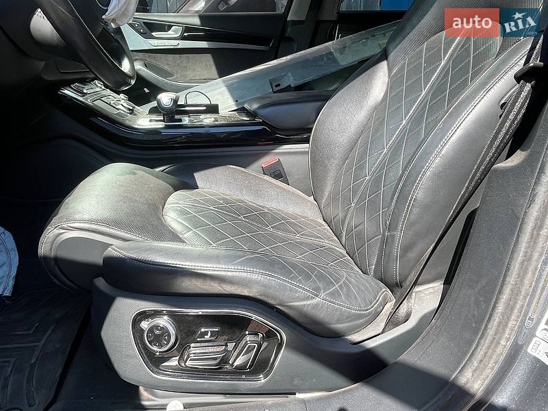 Седан Audi A8 2017 в Киеве