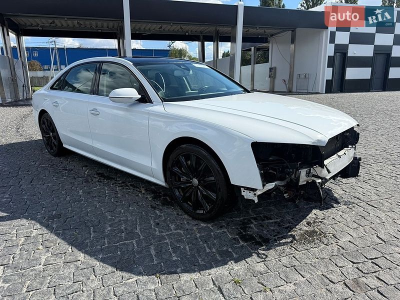 Седан Audi A8 2017 в Киеве