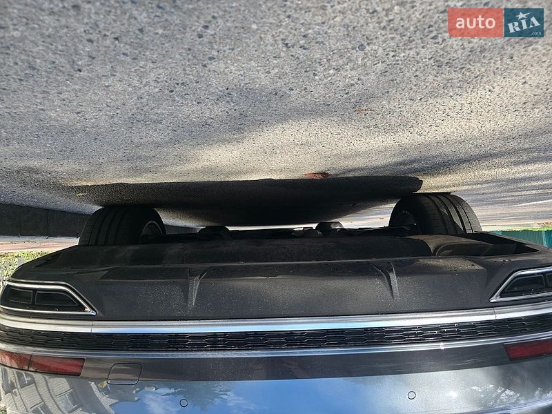 Седан Audi A8 2021 в Києві