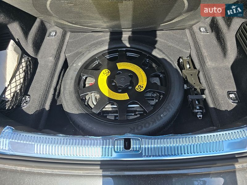Седан Audi A8 2021 в Києві