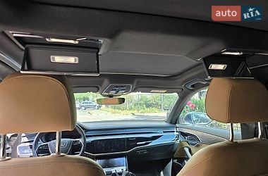 Седан Audi A8 2021 в Києві