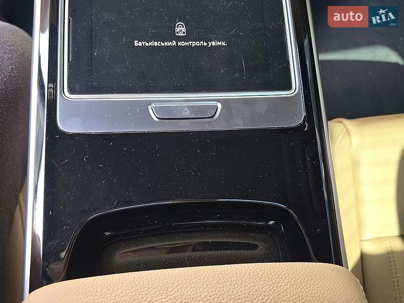 Седан Audi A8 2021 в Києві