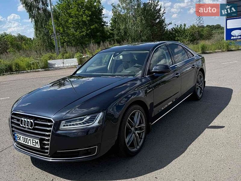 Седан Audi A8 2016 в Дубно