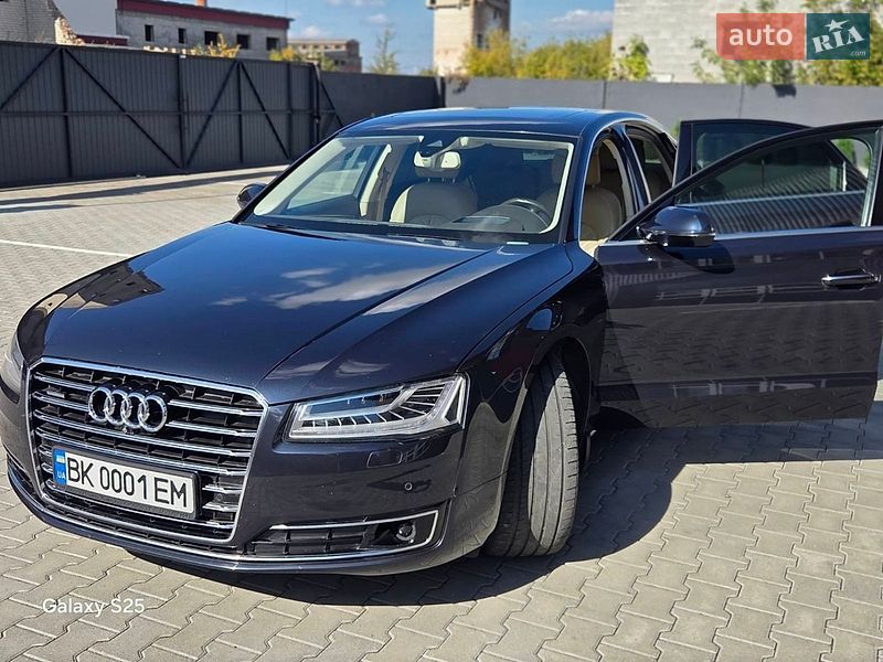 Седан Audi A8 2016 в Дубно
