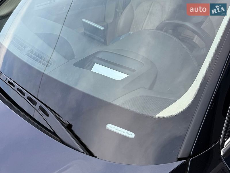 Седан Audi A8 2016 в Дубно