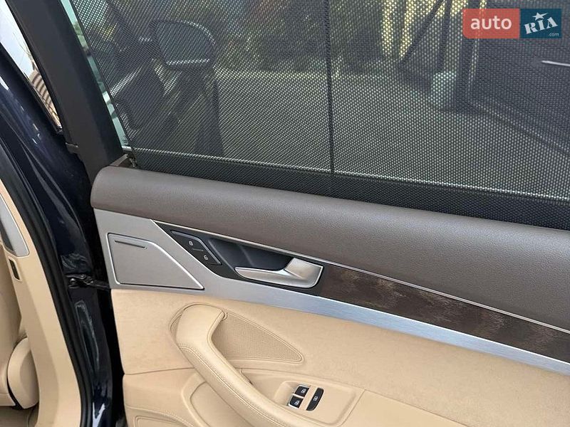Седан Audi A8 2016 в Дубно